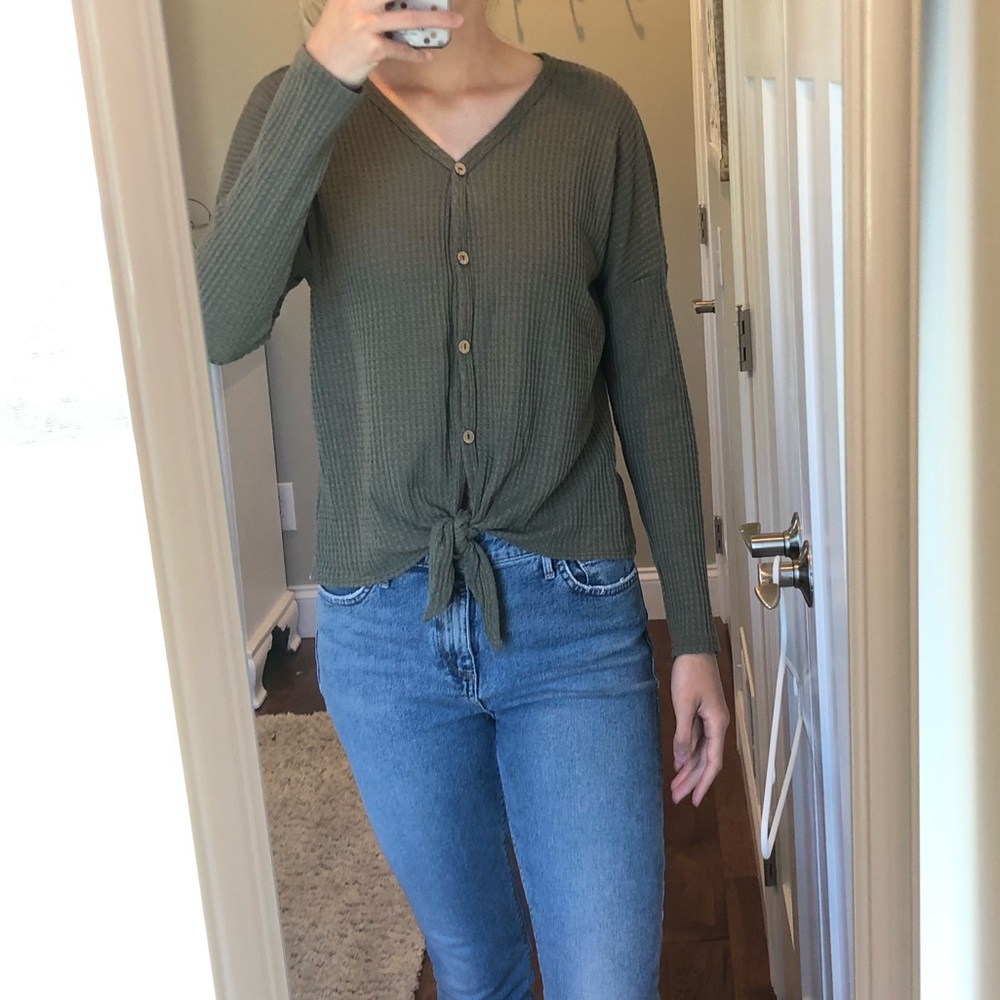 Long Sleeve Button Down Tie Bottom Shirt